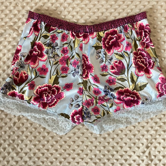 Jones of New York Satin Floral S Pajama Camisole & Short Set Loungewear Sexy. - Picture 4 of 7